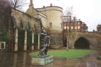 Estátua de Robin Hood em frente ao castelo de Nottingham